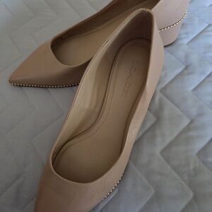 Coach Women's Tan block/heel,effortless elegance of the gold beaded trim! sz 10,